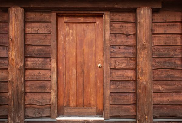 Cabin Staining