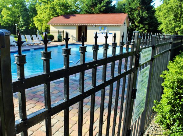 Aluminum Fence Painting